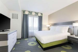 Postel nebo postele na pokoji v ubytování Hilton Garden Inn Ardmore