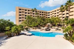 Bazén v ubytování Hilton Tucson East nebo v jeho okolí
