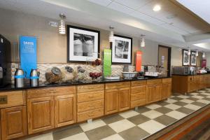 Kaffe- och tefaciliteter på Hampton Inn St. Louis/Fairview Heights