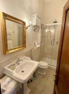 Koupelna v ubytování Residenza Dei Ricci + 37 fotografií
