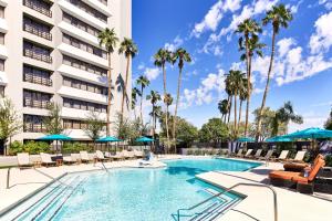 Πισίνα στο ή κοντά στο Delta Hotels by Marriott Phoenix Mesa