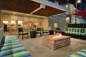 Posezení v ubytování Home2 Suites by Hilton Anchorage/Midtown