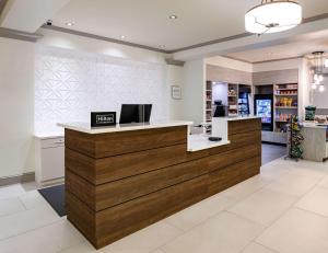 a lobby of a store with a cash register at Hilton Garden Inn San Diego/Rancho Bernardo in Rancho Bernardo