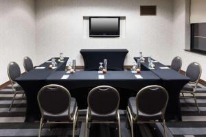 Konferenční prostory v ubytování Embassy Suites Anchorage