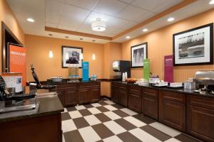 Kuchyň nebo kuchyňský kout v ubytování Hampton Inn Lehighton - Jim Thorpe