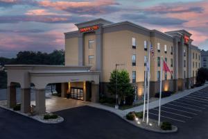 a rendering of the hampton inn and suites at Hampton Inn Knoxville Clinton I-75 in Clinton