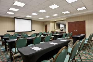 Бизнес-центр и/или конференц-зал в Hampton Inn & Suites Atlanta Airport West Camp Creek Pkwy +22 фотографии
