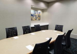 亚特兰大市中心汉普顿酒店及套房商务区和/或会议室