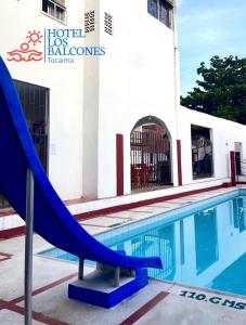 สระว่ายน้ำที่อยู่ใกล้ ๆ หรือใน Hotel Los Balcones