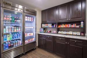 Kuchyň nebo kuchyňský kout v ubytování Homewood Suites by Hilton Phoenix-Avondale