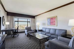 Ruang duduk di Hilton Phoenix Chandler