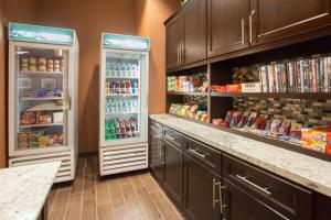 Kuchyň nebo kuchyňský kout v ubytování Homewood Suites by Hilton Yuma