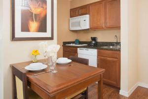 Kuchyň nebo kuchyňský kout v ubytování Homewood Suites by Hilton Yuma