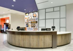 Vestíbul o recepció de Tru By Hilton Euless Dfw West, Tx