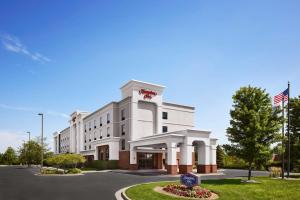 a rendering of the front of a hotel at Hampton Inn Indianapolis Northwest - Park 100 in Indianapolis