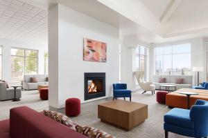 Posezení v ubytování Hilton Garden Inn Providence Airport/Warwick
