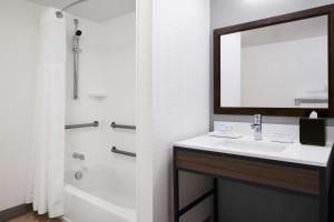 Koupelna v ubytování Hilton Garden Inn Providence Airport/Warwick