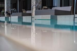Basen w obiekcie LAN-GO SIVOTA Luxury Living lub w pobliżu
