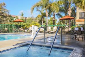 Bazén v ubytování Hampton Inn & Suites Camarillo nebo v jeho okolí