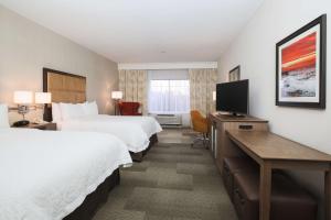 Postel nebo postele na pokoji v ubytování Hampton Inn & Suites Camarillo