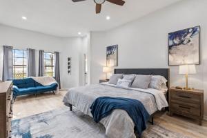 Ένα ή περισσότερα κρεβάτια σε δωμάτιο στο The Bonnie - 5 Bed Near Everything