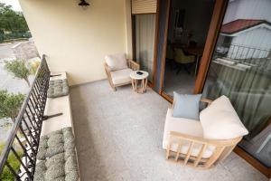 Balkon oz. terasa v nastanitvi Apartments Kras 24 with Pool