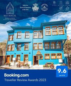 un folleto para un premio de revisión de viajes en Blu Macel Hotel & Suites -Old City Sultanahmet en Estambul