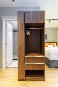 Cama ou camas em um quarto em Charlie Hotel Atmosfera Paulista mais 37 fotos