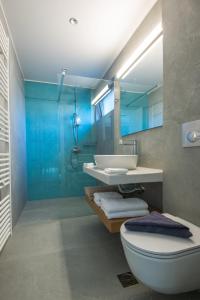Ett badrum på KaDeView Luxury