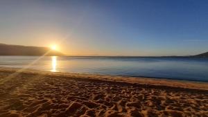 casa de praia beira do mar, pé na areia