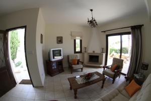 Gallery image of Eve Pissouri Soultanina Villa in Pissouri