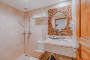 Vannituba majutusasutuses D'Kaliurang Resort & Convention Yogyakarta