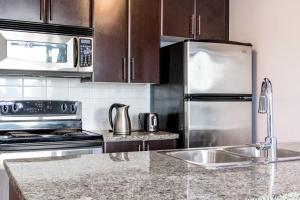 Φωτογραφία από το άλμπουμ του Downtown 1 Bedroom Water View Condo στο Βανκούβερ