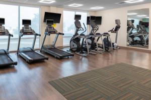 Fitness centrum a/nebo fitness zařízení v ubytování Holiday Inn Express & Suites Leander by IHG