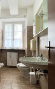 Bilik mandi di Colico - Vista lago charme - Affitti Brevi Italia +20 gambar