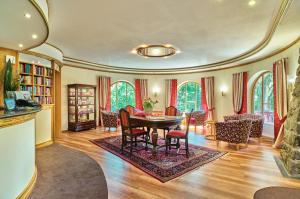 Posezení v ubytování Hotel Das Bayerwald