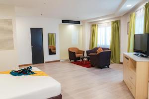 TV a/nebo společenská místnost v ubytování Hotel Sentral Riverview Melaka
