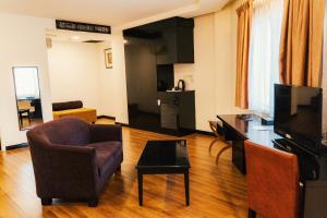 TV a/nebo společenská místnost v ubytování Hotel Sentral Riverview Melaka