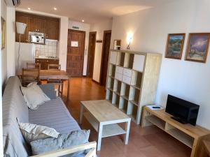 TV a/nebo společenská místnost v ubytování Alojamientos Turísticos Casco Antiguo