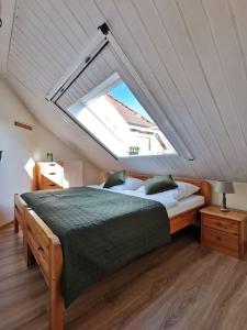 Postel nebo postele na pokoji v ubytování Fewo Strandkrabbe DG