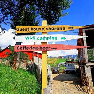 Certificato, attestato, insegna o altro documento esposto da Shorena's Homestay