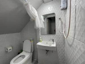 Ein Badezimmer in der Unterkunft Comfort Zone Hostel @ Tha Pae