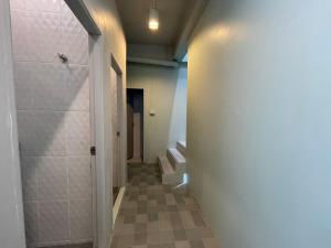 Ein Badezimmer in der Unterkunft Comfort Zone Hostel @ Tha Pae