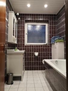 Koupelna v ubytování Ferienhaus Anjofina Ferienwohnung Sasse