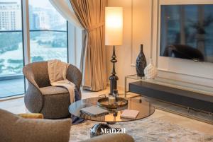 Gallery image of Manzil - Stylish 3BR in Palm w Private Beach & Sea View in Dubai