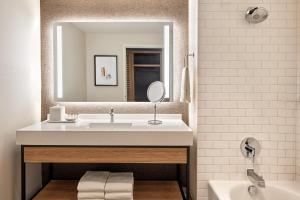 A bathroom at Sheraton Phoenix Downtown