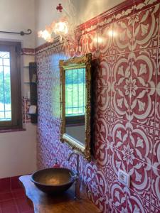 Ванна кімната в LE PIETRE PARLANTI RESORT & WINERY