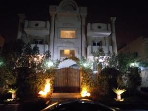Fotografie z fotogalerie ubytování شقه دوبلكس 2 غرفة نوم و 2 ريسيبشين و 2 حمام بفيلا خاصه v destinaci Sheikh Zayed + 1 fotografie