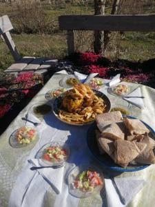 Hrana v oz. blizu hostel