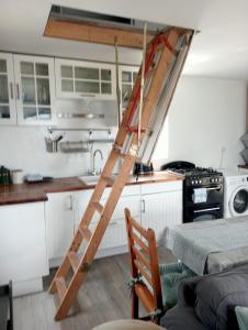 A cozinha ou kitchenette de Teach Beag, Gortaforia, Kells, V23 N978